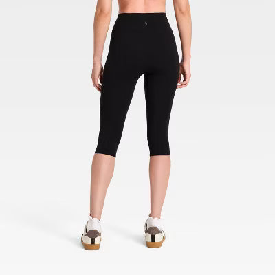 Women's Active Below Knee Capri Leggings - Black