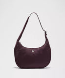 City Essentials Shoulder Bag 4L - Black Plum