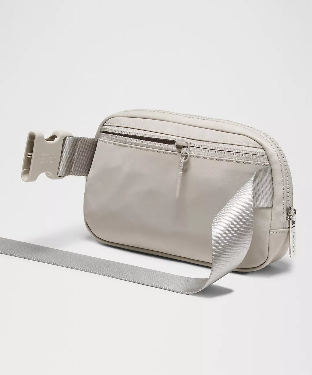 Everywhere Belt Bag with Long Strap 1L - Hailstone Grey/Silver