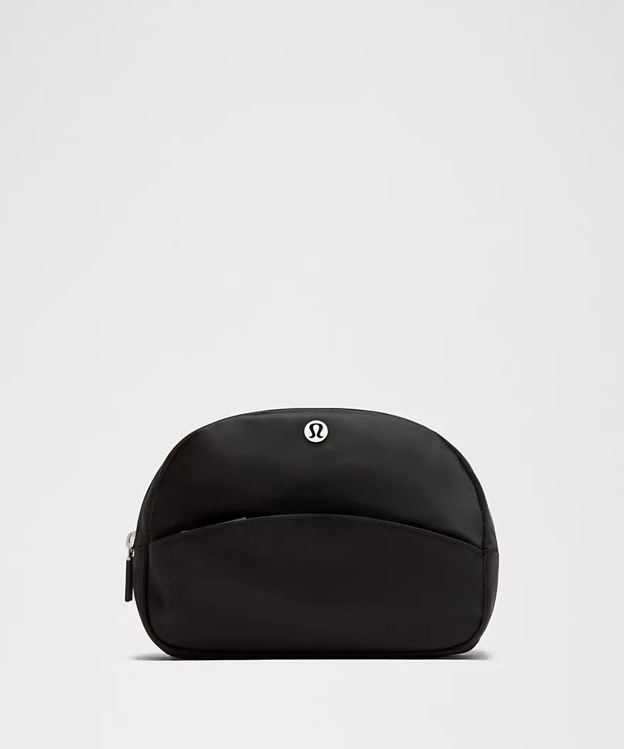 City Essentials Pouch 4L - Black/Silver