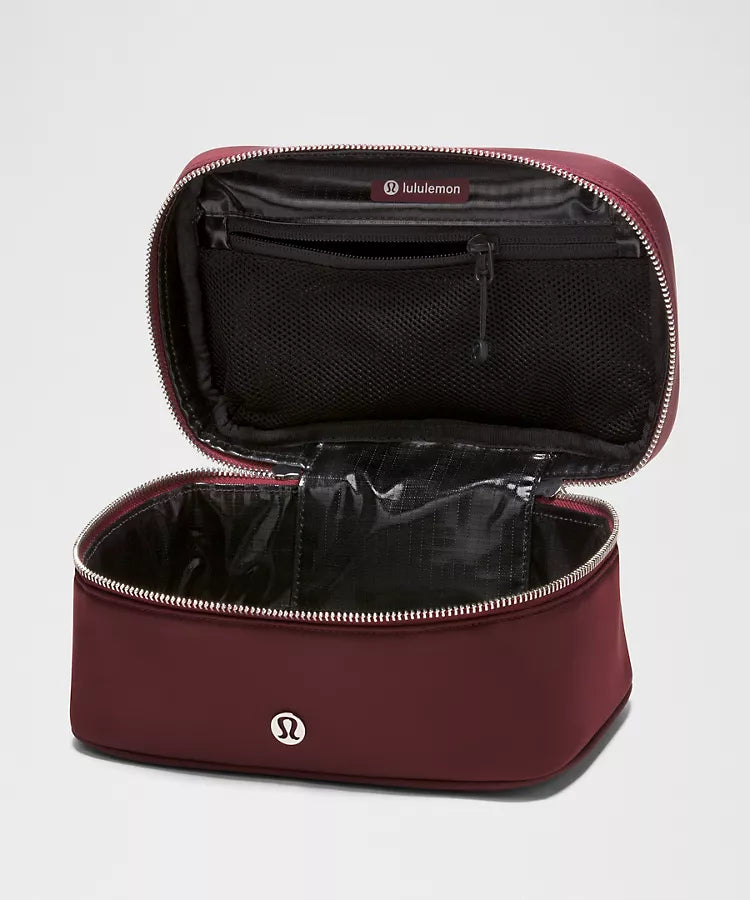 Travel Toiletry Bag 3.5L - Burgundy Bay/Black/Silver